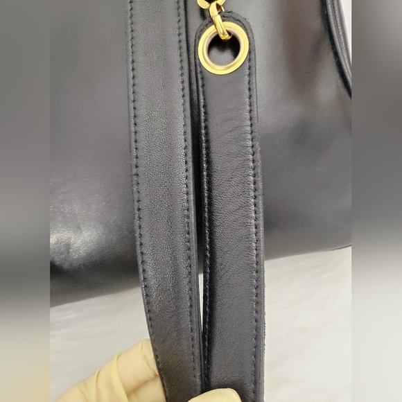 😍🔥 Beautiful 🔥 😍 Authentic Chanel  Lambskin Shoulder Bag - Picture 15 of 16
